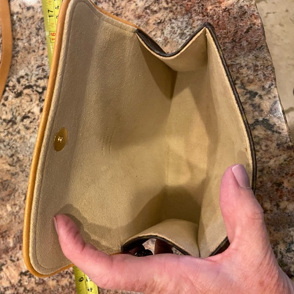 Louis Vuitton Florentine Belt Bag - Picture 10 of 16